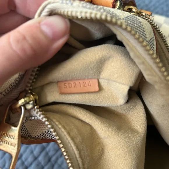 Louis Vuitton Evora MM - Picture 8 of 14